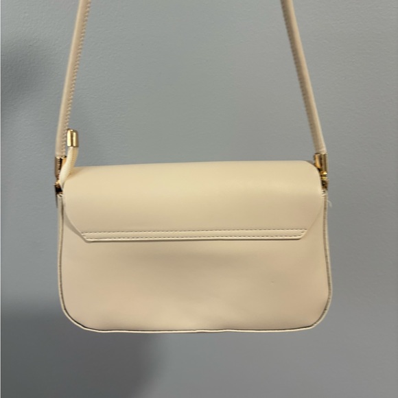 🤍 Beige Shoulder Bag 🤍 - Picture 3 of 5